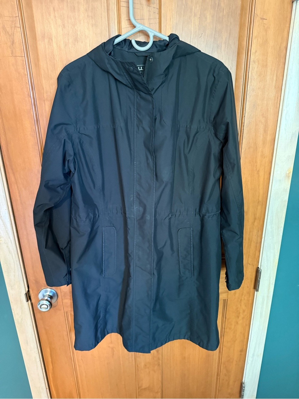 LL BEAN Women's Black Hooded Rain Jacket